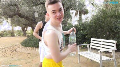 Horny break whilst running in the park